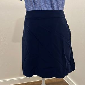 Vineyard vines 17” scalloped skort